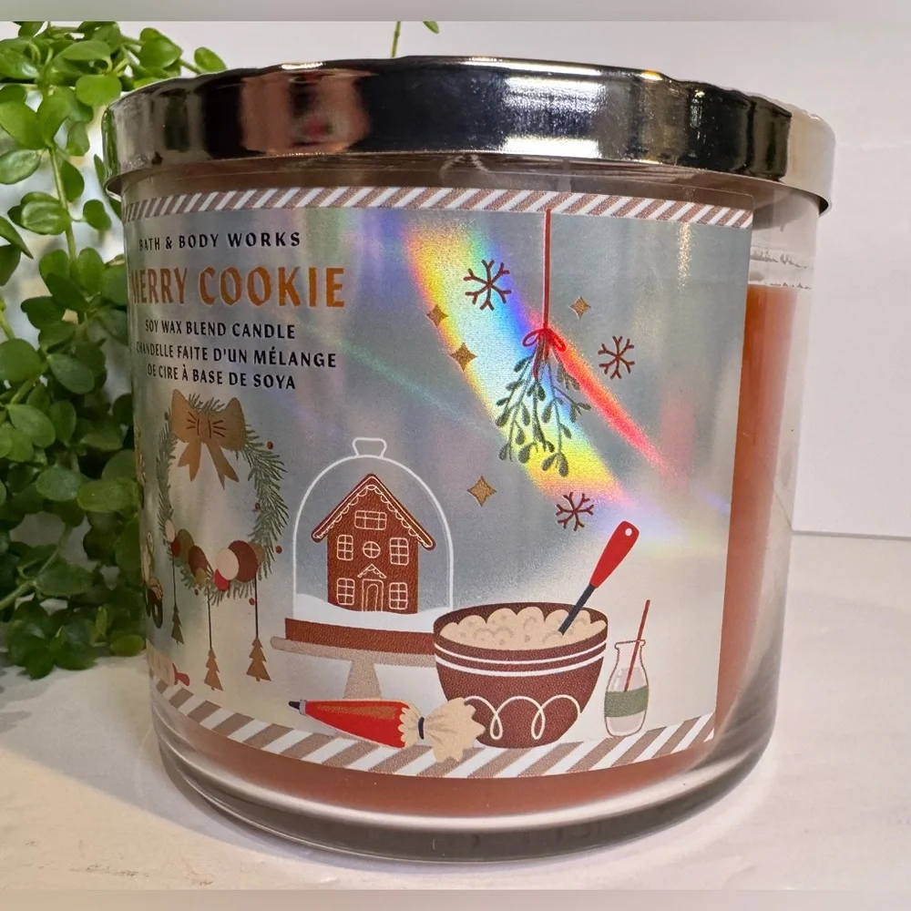 Bath & Body Works Merry Cookie 3 Wick Candle NWT 14.5oz - Picture 6 of 7